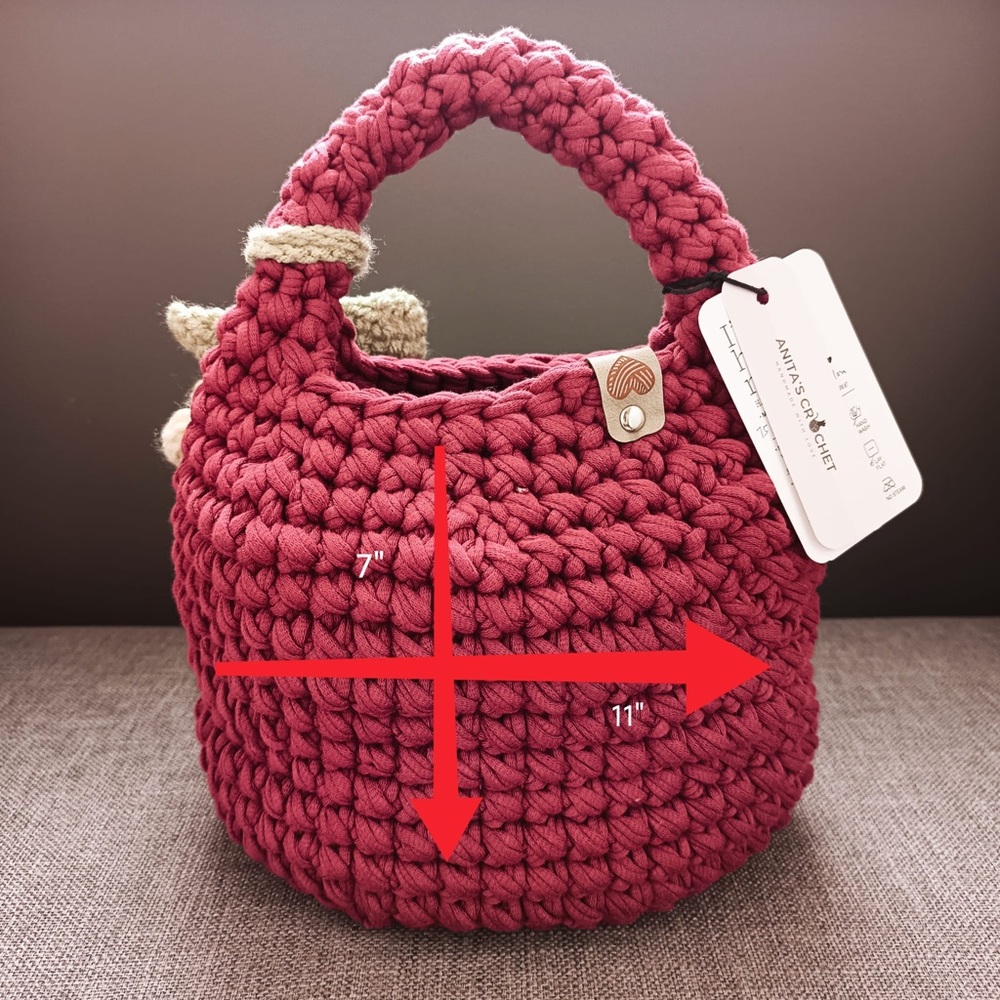 🍓Handmade Crocheted Berry Tote Bag with Removable Strawberry Charm - Picture 7 of 8
